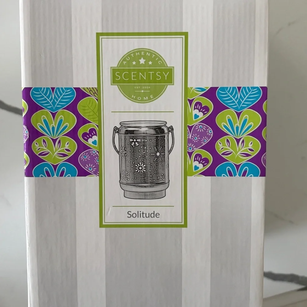 Scentsy Solitude Snowflake Warmer